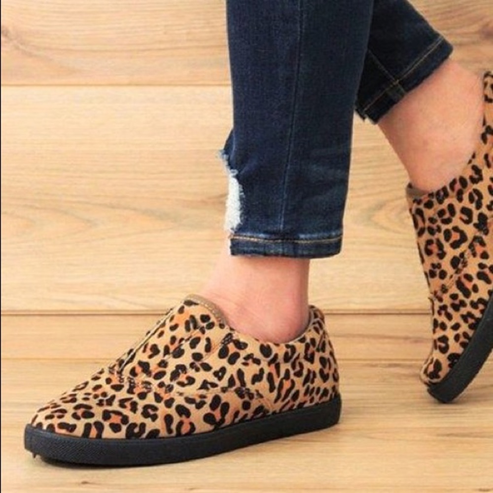 5⭐️CHEETAH PRINT SNEAKERS SLIPON- Shoe - Picture 3 of 3